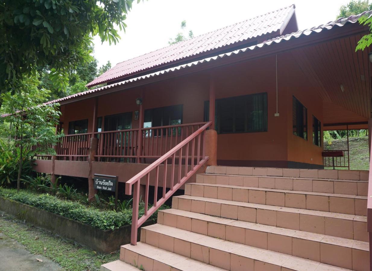 Ban Rai Tin Thai Ngarm Eco Lodge Mae Rim Luaran gambar