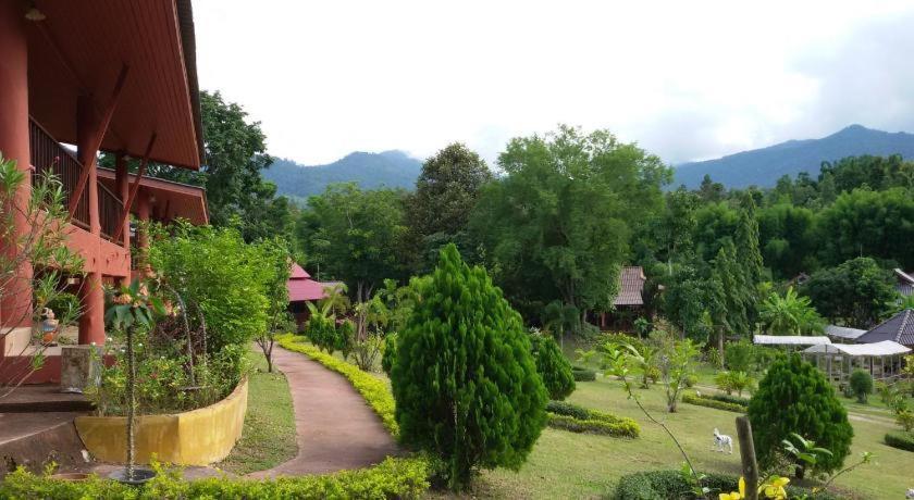 Ban Rai Tin Thai Ngarm Eco Lodge Mae Rim Luaran gambar