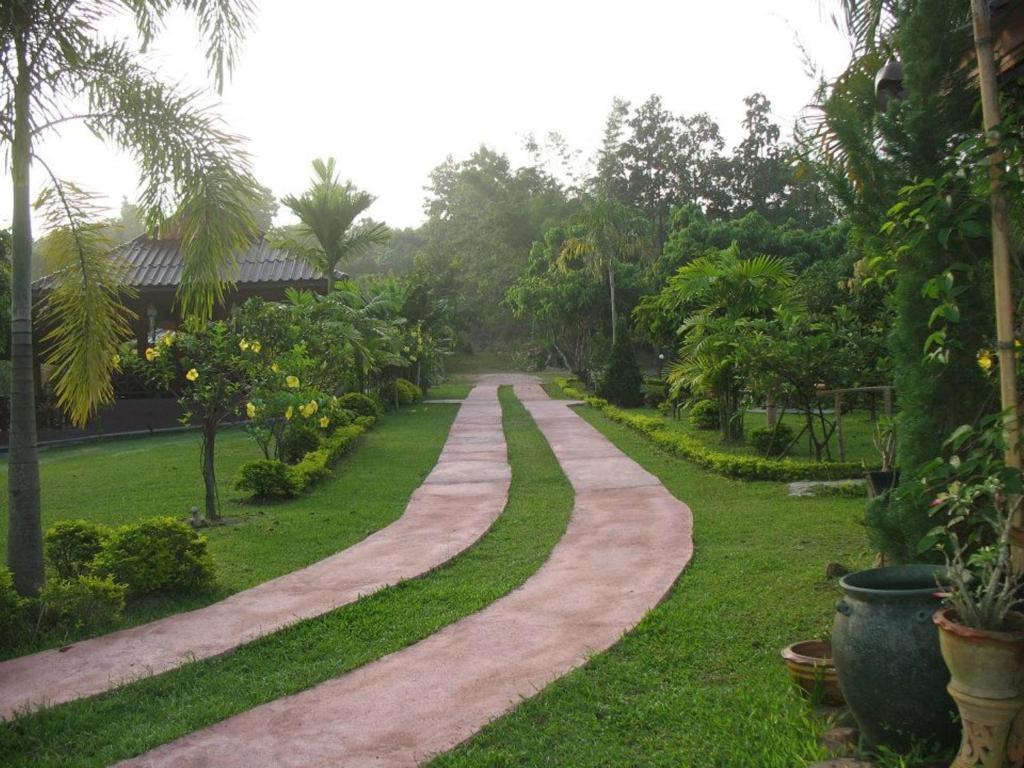 Ban Rai Tin Thai Ngarm Eco Lodge Mae Rim Luaran gambar